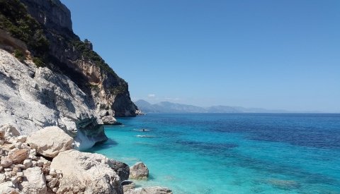 Bellezas de Cerdeña en Velero
