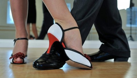 Puente de Mayo single y salsero