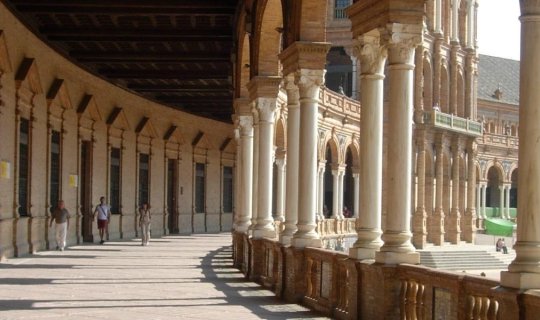 Sevilla Single. Puente Diciembre